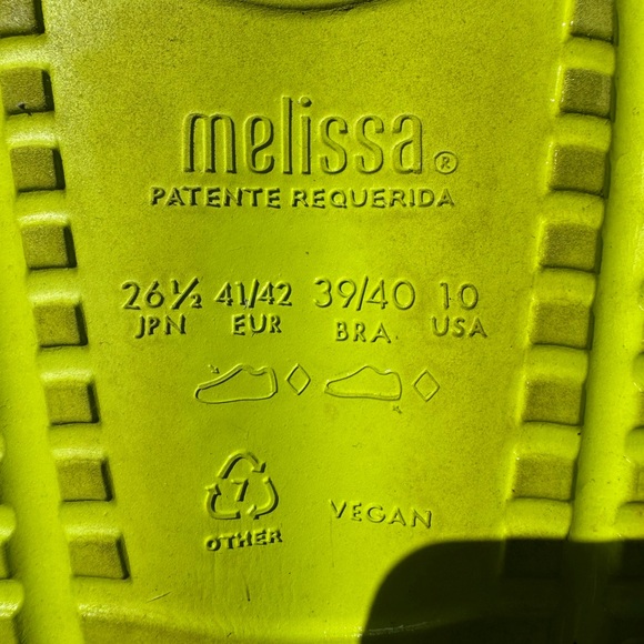 Melissa Green Sandals with Glossy Finish and Molded Footbed US 10 - Picture 6 of 7